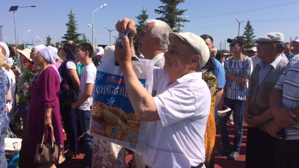 #goodmoments- В Экибастузе открыли памятник Машхур Жусупу Копееву (1)